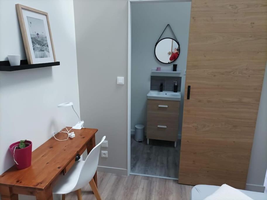 Maison Les Iris - 3 Chambres Et 3 Salles De Bain - 3 A 6 Personnes - Futuroscope Avanton Zewnętrze zdjęcie
